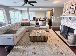 140 Island Green Cir, Penhook, VA 24137