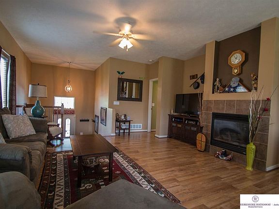 4th image of 16307 Camden Ave