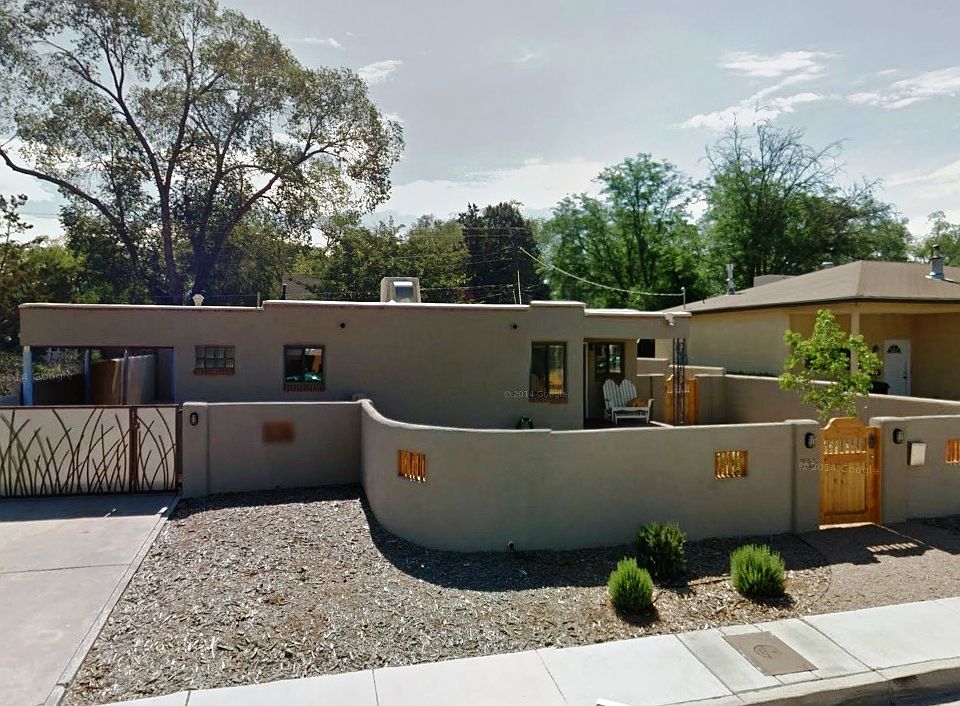 1st image of 732 Wellesley Dr NE