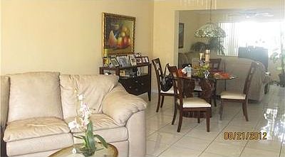 4th image of 517 S Rainbow Dr