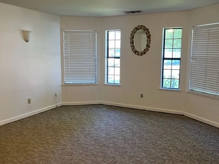 2427 Cherrywood Ct — Photo 14