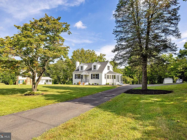 11410 Waples Mill Rd — Photo 1