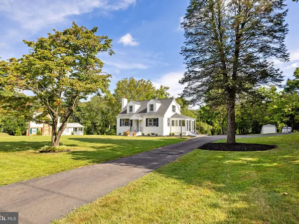 11410 Waples Mill Rd, Oakton, VA 22124