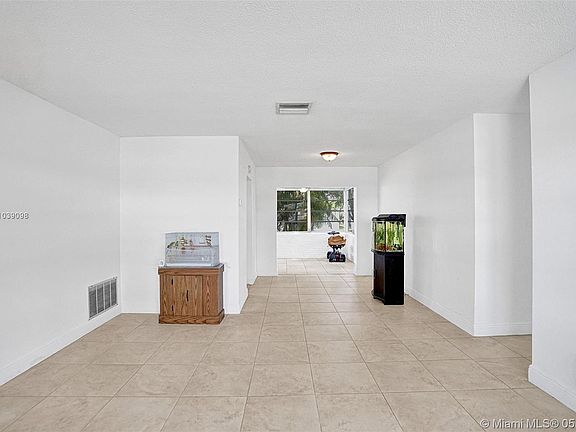 3rd image of 7110 NW 69th Ave