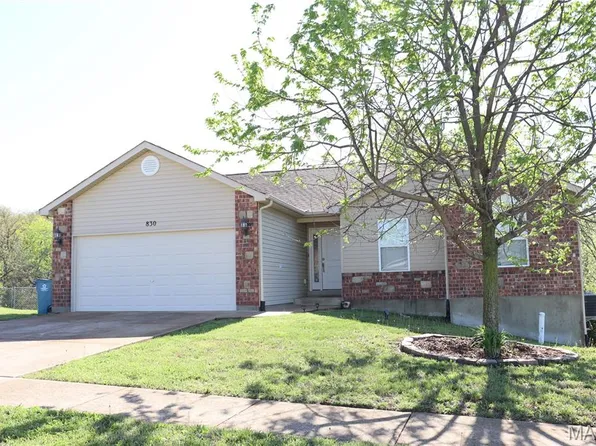 830 Hawks Circle Dr, Hillsboro, MO 63050