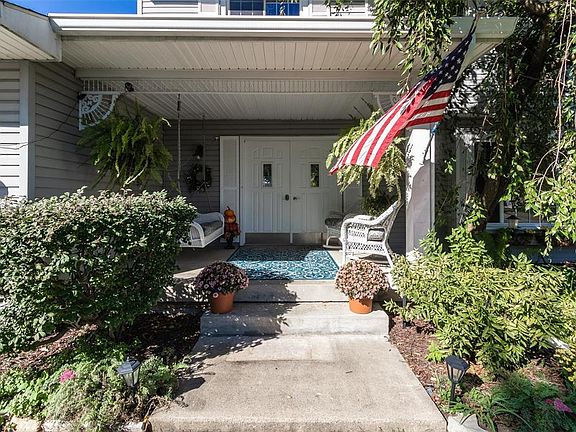 2nd image of 2740 Whipporwill Dr
