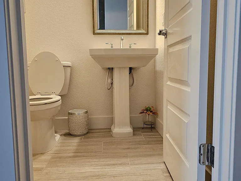 17584 Capricorn Ct — Photo 46