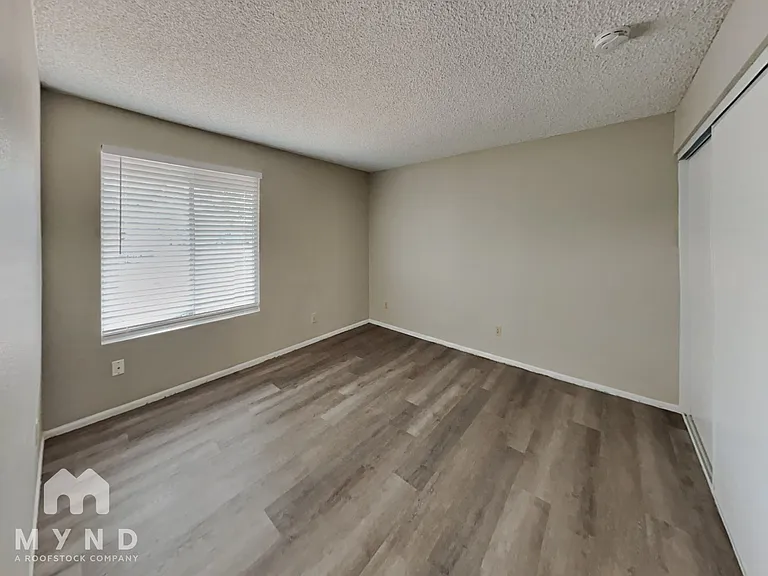 7233 W San Miguel Ave — Photo 15