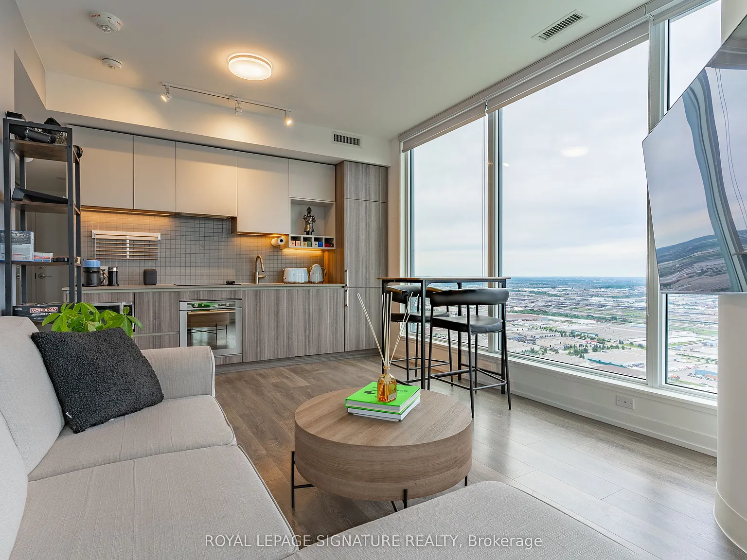 2 bed, $2,700 — Photo 4