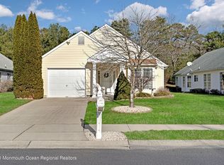 589 Waterford Dr, Manchester, NJ