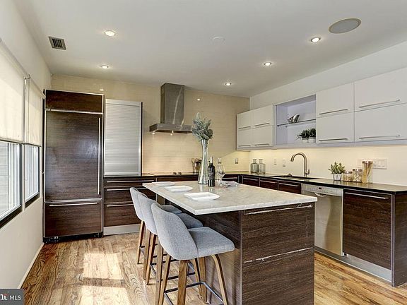 Breakfast Bar