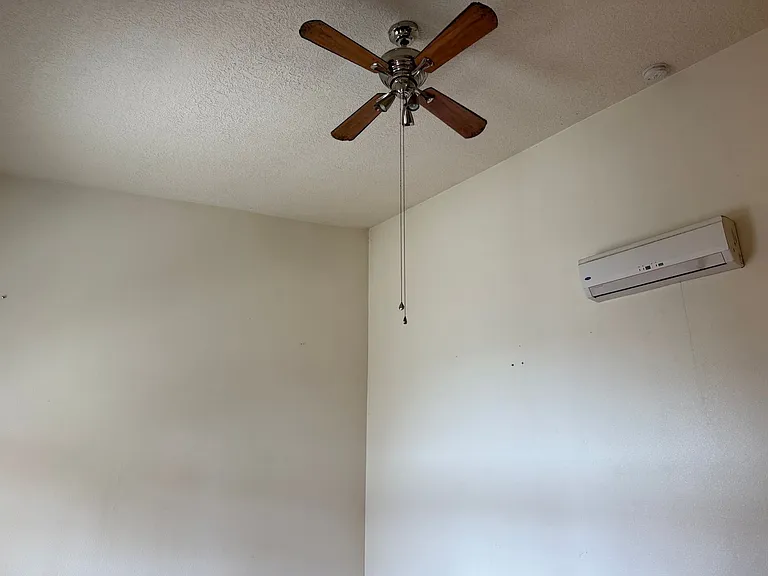 218 Yale Blvd SE — Photo 12