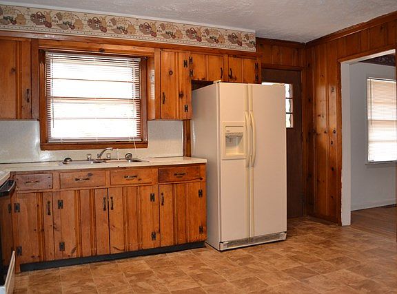4th image of 130 Oakwood Cir