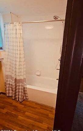 4th image of 610 Moosic St #11300241