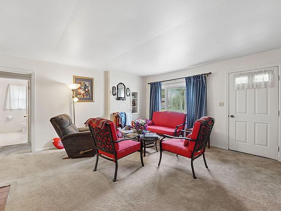 5th image of 2716 Fairwood Ave