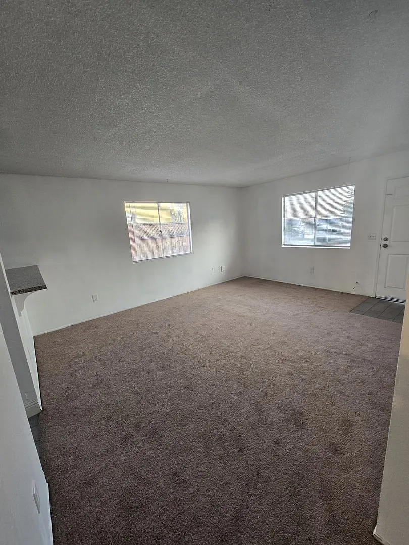 BK0710 — Photo 2