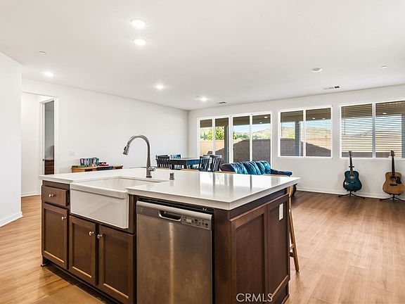 5th image of 1702 Magnolia Pl