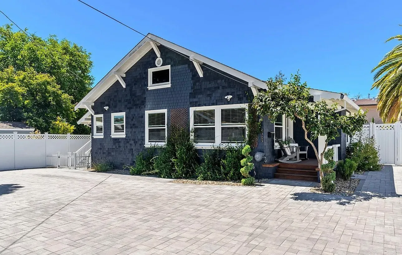2305 Main St — Photo 1