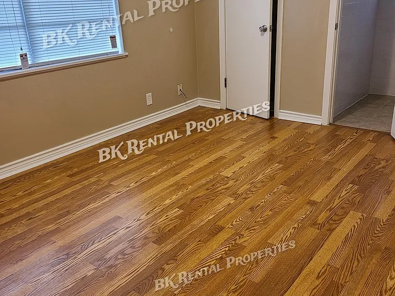 1108 N 3rd St — Photo 15