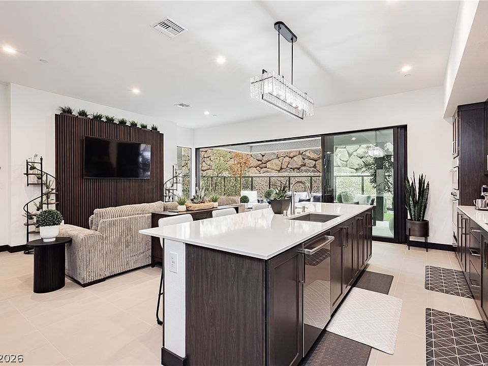 1st image of 13 Promenade Isle Ln