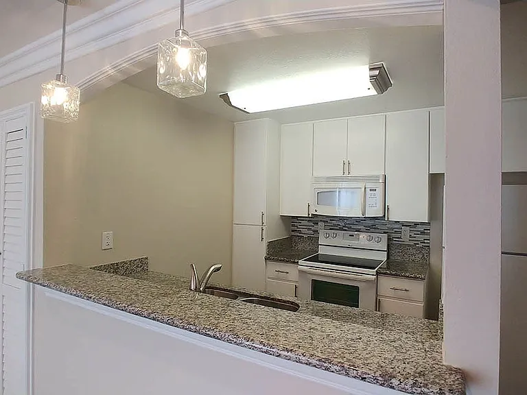 Villa De Adel Apts — Photo 115