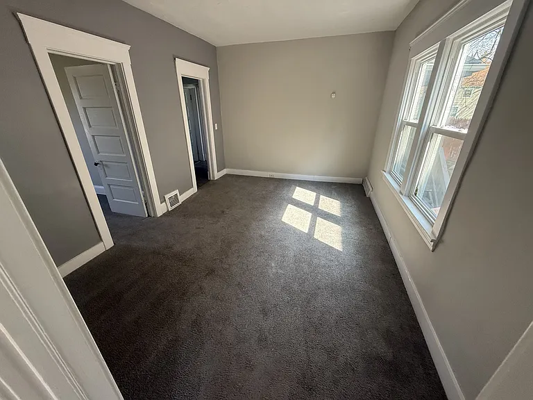 10303 Sophia Ave — Photo 9
