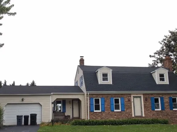 911 W Country Club Dr, Purcellville, VA 20132