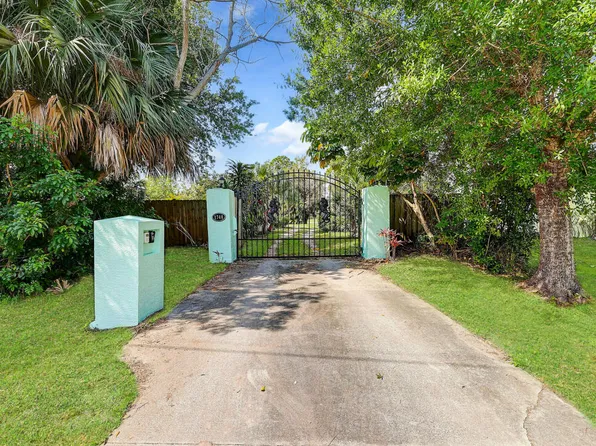 1740 SE Clearmont Street, Port St Lucie, FL 34983