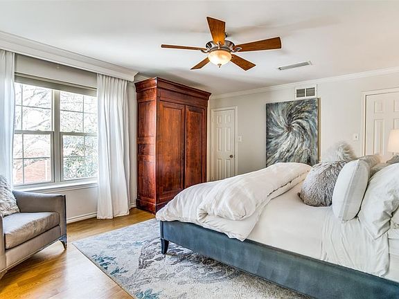 5th image of 3816 S Versailles Ave