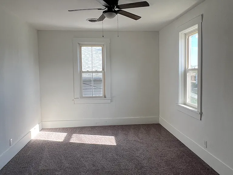 220 N Front St — Photo 6