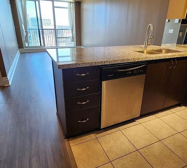 151 Upper Duke Cres #1008 — Photo 5