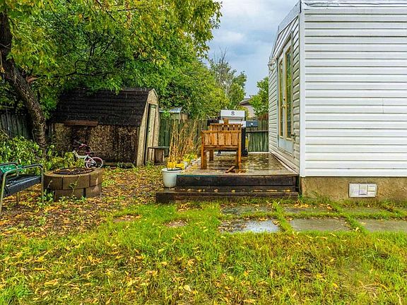 5th image of 24 N Spring Haven Close SE