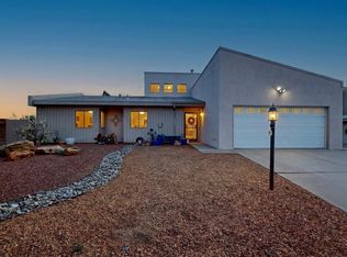 614 Lakeview Cir SE, Rio Rancho, NM 87124
