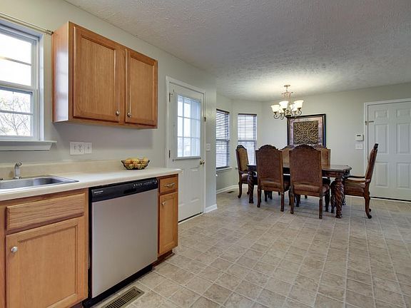 4th image of 1006 Lotto Ln