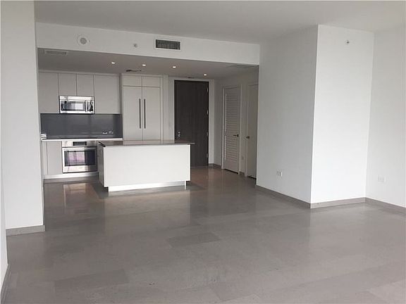 3rd image of 68 SE 6th St APT 2518