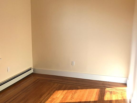 4th image of 287 Hayward St #2A