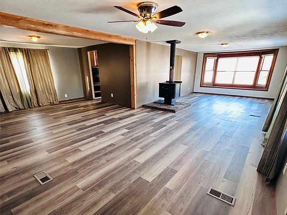 2nd image of 1600 19th Ave S