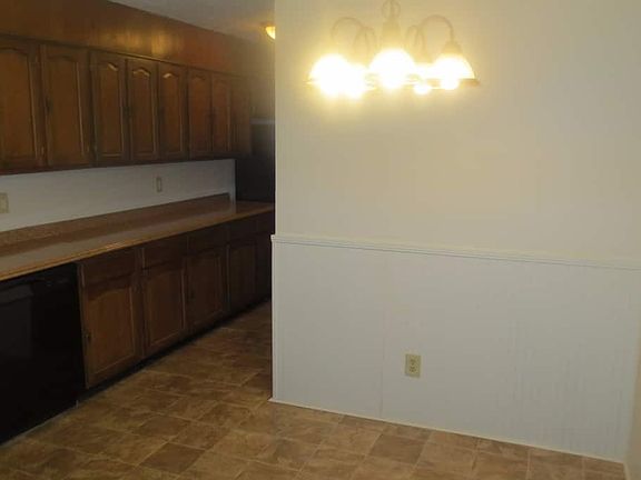4th image of 3650 Mill Lake Dr
