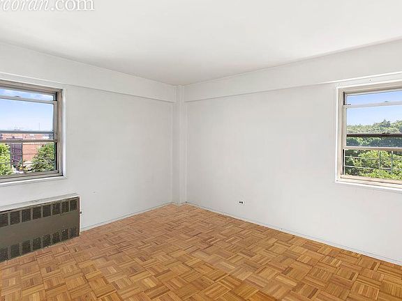 3rd image of 130 Saint Edwards St APT 7D
