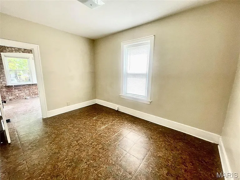 2406 Edison Ave — Photo 30