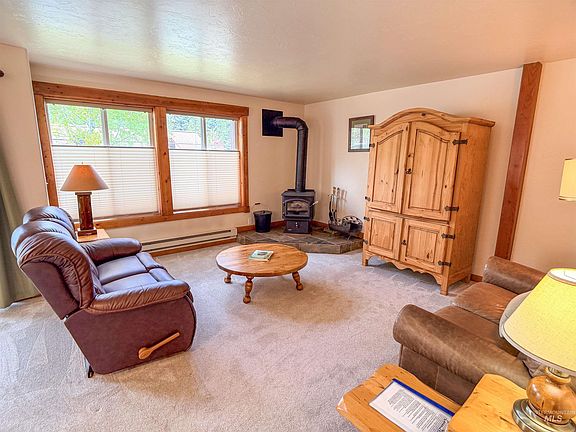 4th image of 1607 N Davis Ave #J-42