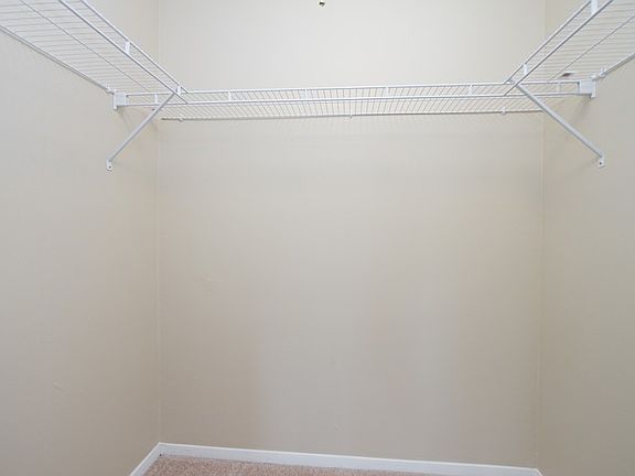 2nd image of 816 W Saint James St #215