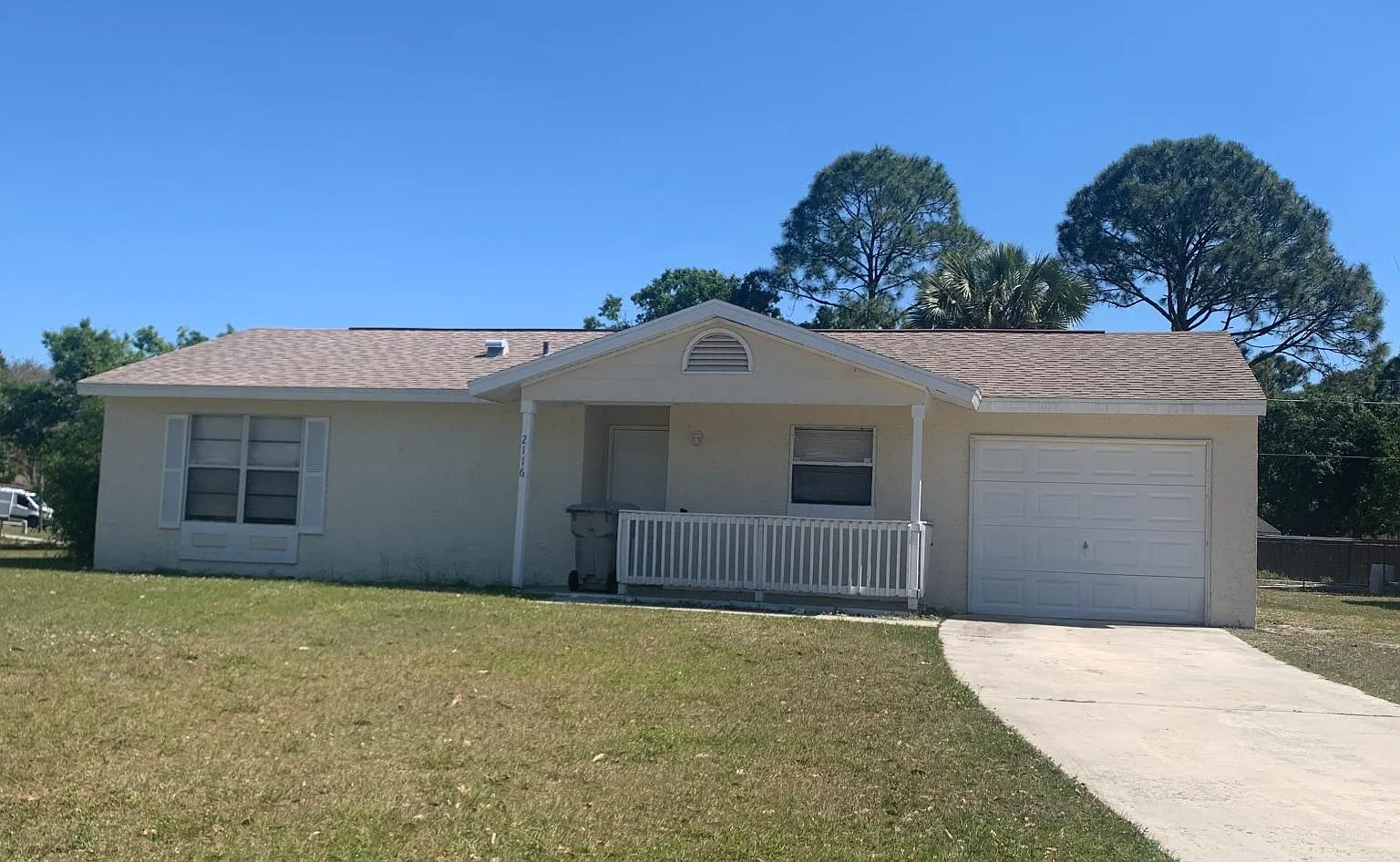 3 bed, 900 sqft, $1,695 — Photo 1