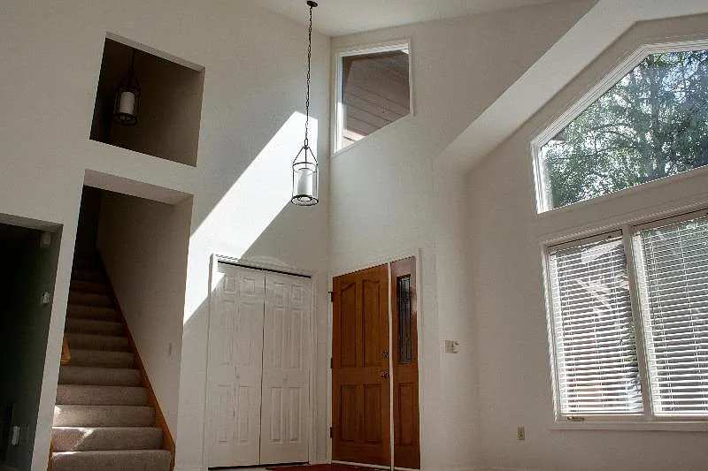 3 bed, 2.5 bath, 2027 sqft, $3,300 — Photo 4