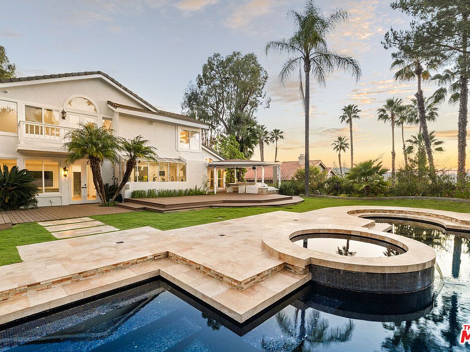1st image of 22137 Cairnloch St