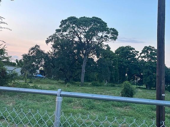 2nd image of 7919 Chef Menteur Hwy