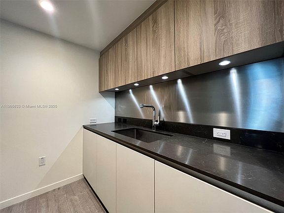 5th image of 1000 Brickell Ave #3503