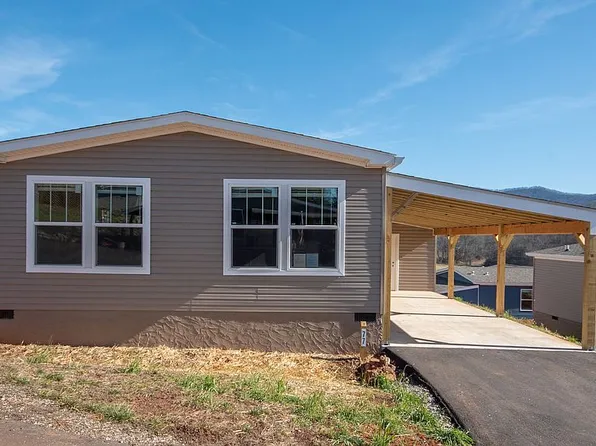 77 N Gemstone Ave, Franklin, NC 28734