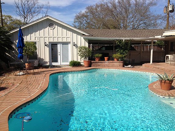 pool and cabana/apt.