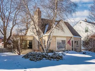 5573 N Berkeley Blvd, Whitefish Bay, WI 53217